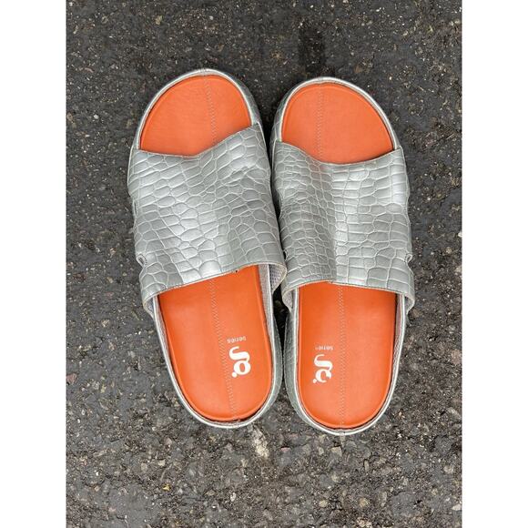 Nike Comfort Slide Sandal Men's Size 11 Metallic Silver G Series - Picture 1 of 2